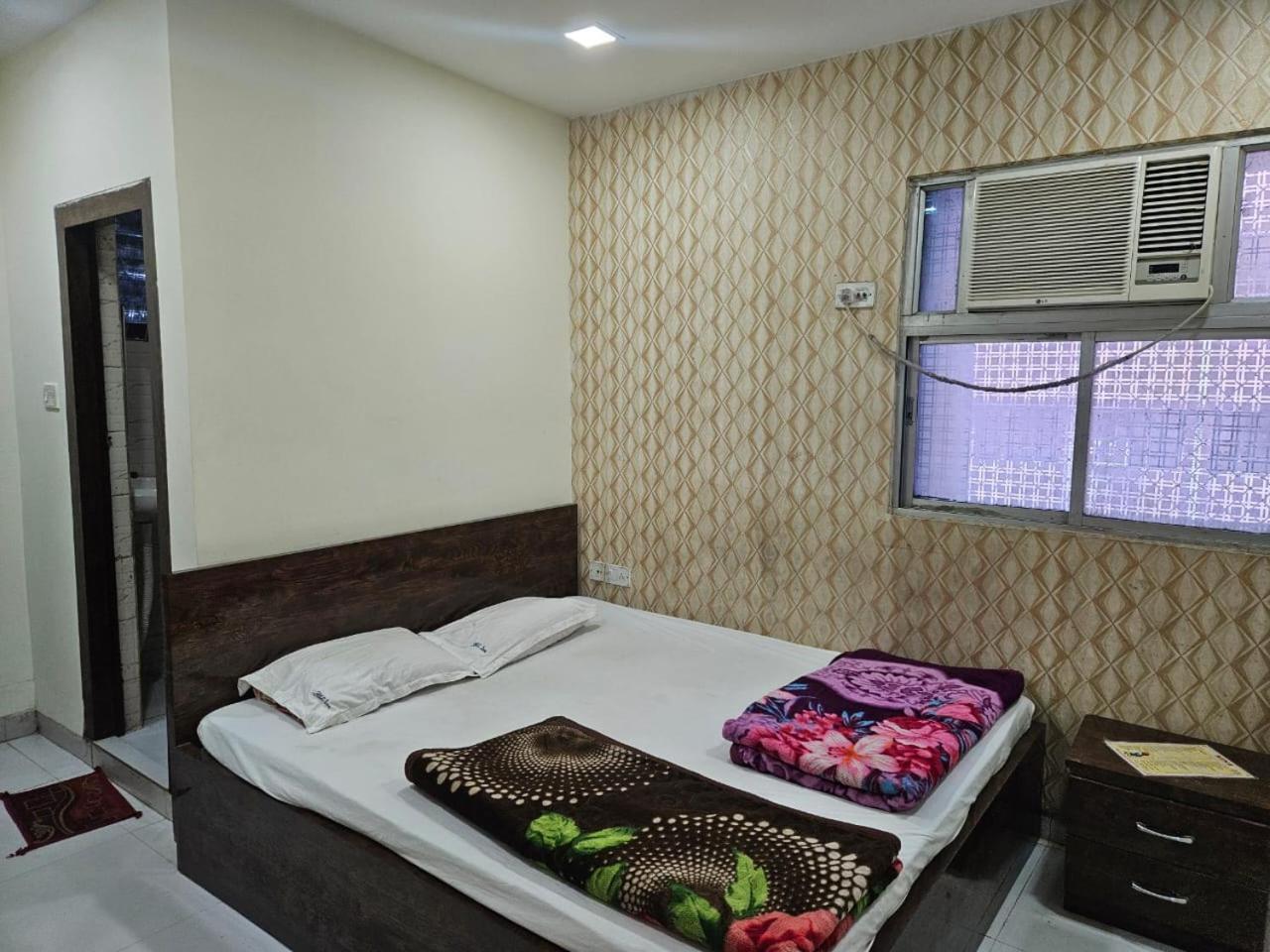 כלכותה Hotel Elliot Comfort Inn מראה חיצוני תמונה